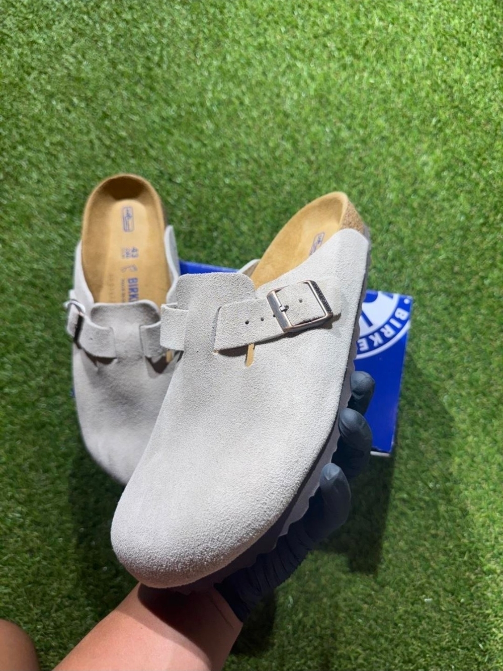 Birkenstock MENS Suede Slip-On Clogs in Taupe New In Box - Picture 4 of 13